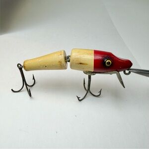 FISHING LURE PAW PAW 3½" WOOD PIKIE MINNOW JOINTED REDHEAD & WHITE
